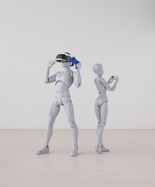 画像ギャラリー No.007のサムネイル画像 / フィギュアの小物にぴったり(?) PS4本体とPS VRのミニチュアフィギュアがカプセル自販機で8月第2週より順次発売へ
