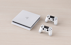 画像ギャラリー No.012のサムネイル画像 / フィギュアの小物にぴったり(?) PS4本体とPS VRのミニチュアフィギュアがカプセル自販機で8月第2週より順次発売へ