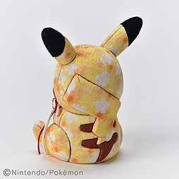 画像ギャラリー No.004のサムネイル画像 / 熟練の職人達が「ピカチュウ」を伝統工芸品・江戸木目込み人形で表現。お正月飾り用の付属品がついて税込1万3200円で数量限定販売中
